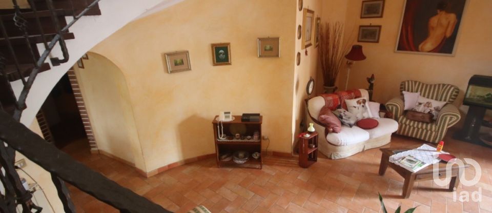 Town house 10 rooms of 300 m² in Villa San Pietro (09050)