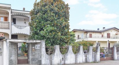 Villa Bifamiliare 8 locali di 350 m² in Seveso (20822)