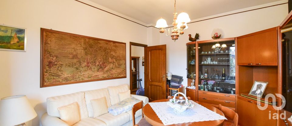 Villa Bifamiliare 8 locali di 350 m² in Seveso (20822)