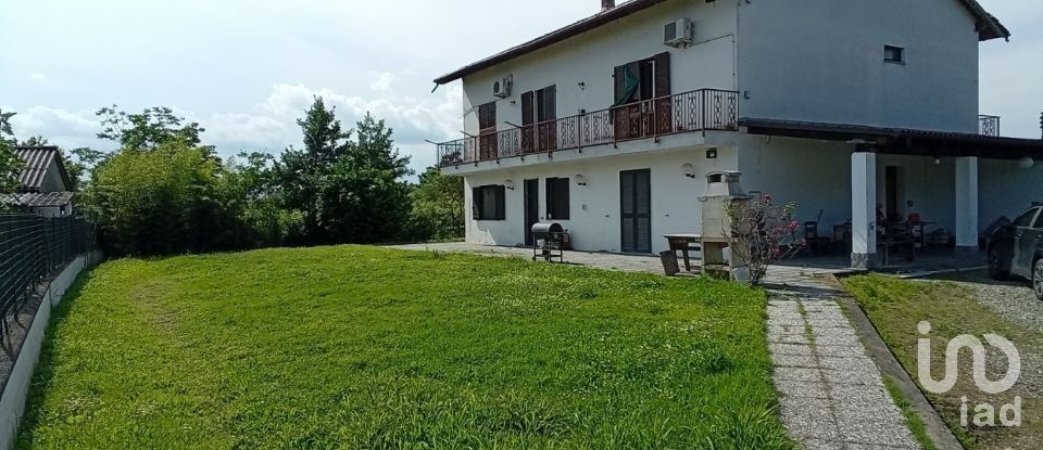 Town house 14 rooms of 320 m² in Alessandria (15122)