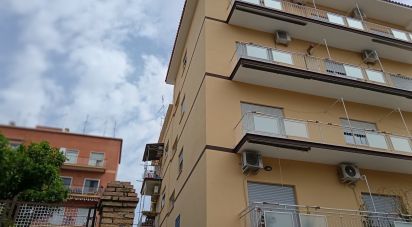 Apartment 0 rooms of 65 m² in Roma (00163)