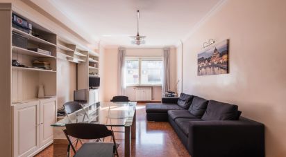 Three-room apartment of 102 m² in Roma (00147)