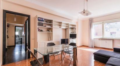 Three-room apartment of 102 m² in Roma (00147)