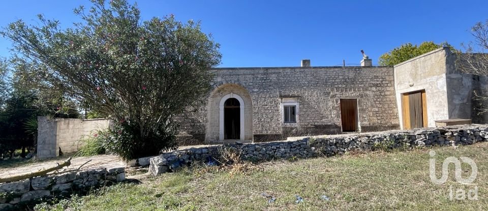 Equestrian facility 4 rooms of 135 m² in Martina Franca (74015)