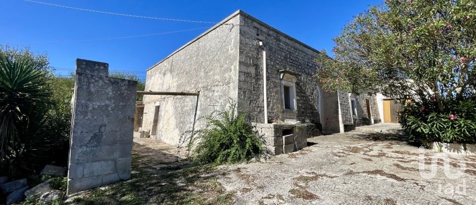 Equestrian facility 4 rooms of 135 m² in Martina Franca (74015)