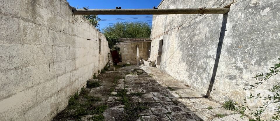 Equestrian facility 4 rooms of 135 m² in Martina Franca (74015)