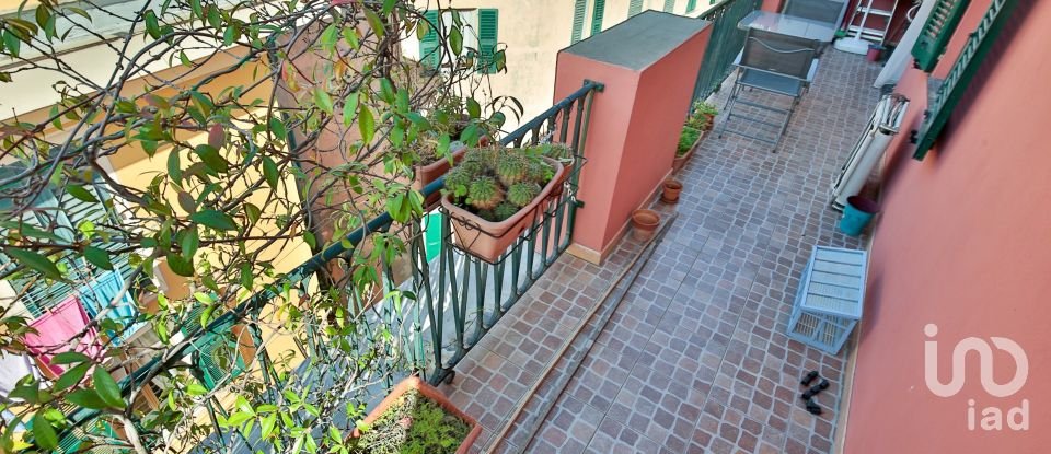 Attico / Mansarda / Loft 5 locali di 90 m² a Genova (16127)