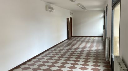 Negozio / locale commerciale di 87 m² in Novi di Modena (41016)