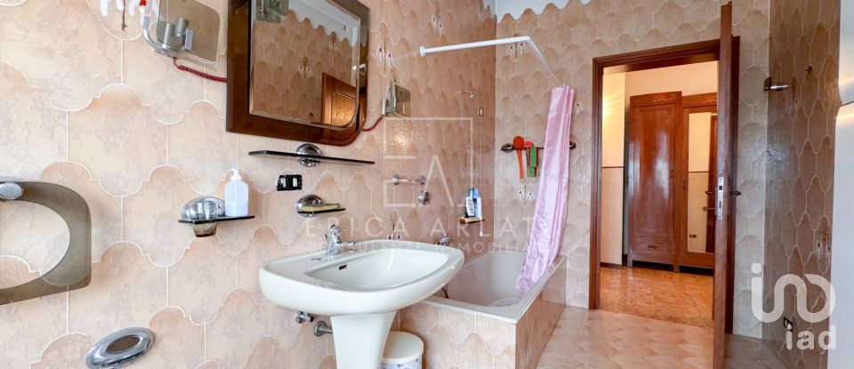 Villa 8 locali di 280 m² in Olgiate Comasco (22077)