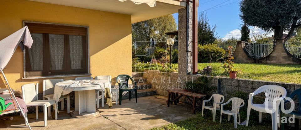 Farm 8 rooms of 280 m² in Olgiate Comasco (22077)