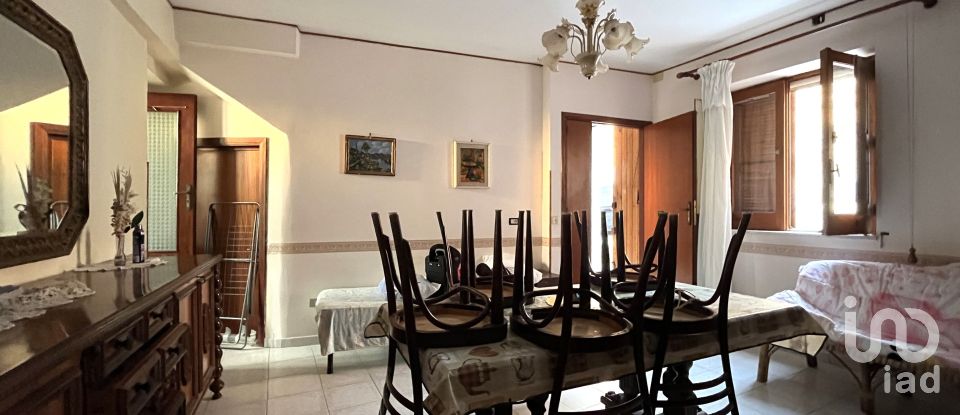 Casa di paese 7 locali di 150 m² in - (87030)