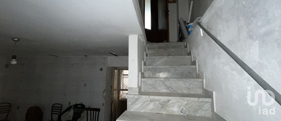 Casa di paese 7 locali di 150 m² in - (87030)