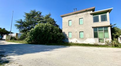 Casa 8 locali di 350 m² in Montichiari (25018)