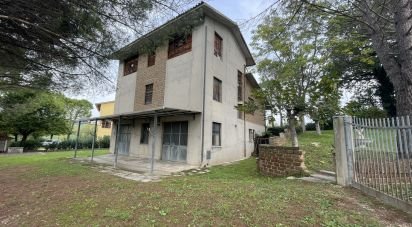 Town house 8 rooms of 330 m² in Corridonia (62014)