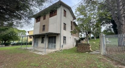 Town house 8 rooms of 330 m² in Corridonia (62014)