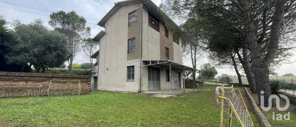 Casa indipendente 8 locali di 330 m² in Corridonia (62014)