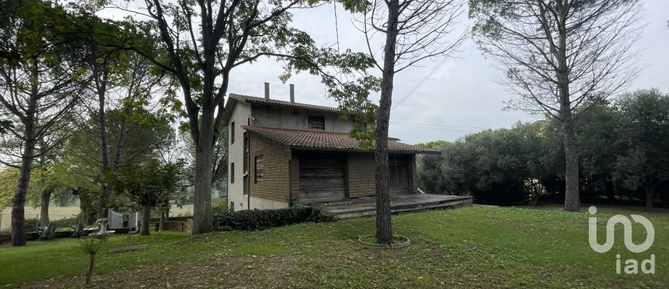 Casa indipendente 8 locali di 330 m² in Corridonia (62014)