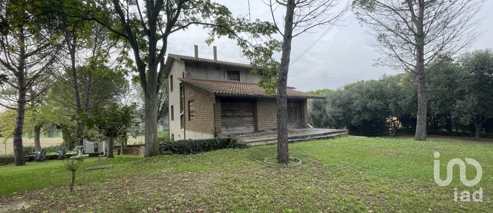 Casa indipendente 8 locali di 330 m² in Corridonia (62014)