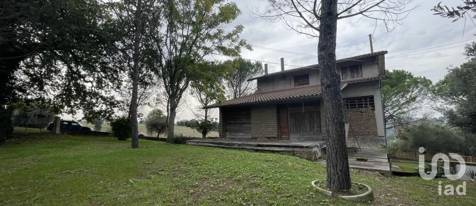 Casa indipendente 8 locali di 330 m² in Corridonia (62014)