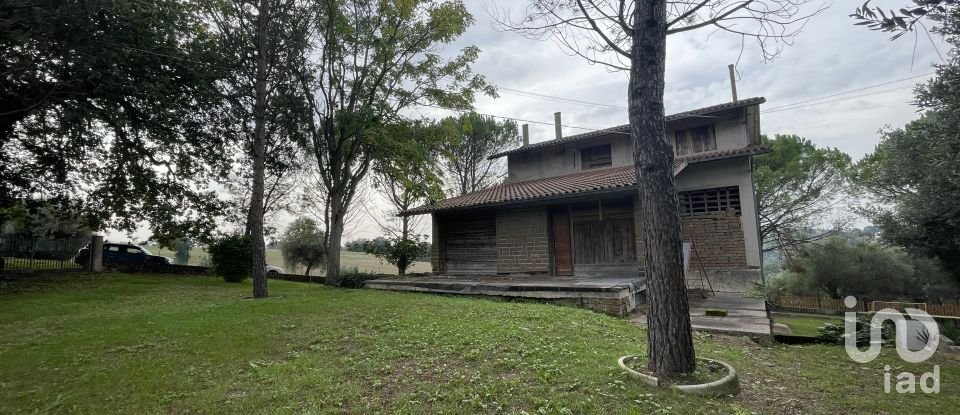 Casa indipendente 8 locali di 330 m² in Corridonia (62014)