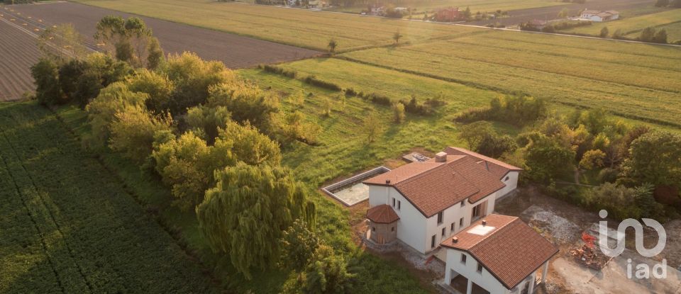 Farm 5 rooms of 450 m² in San Donà di Piave (30027)