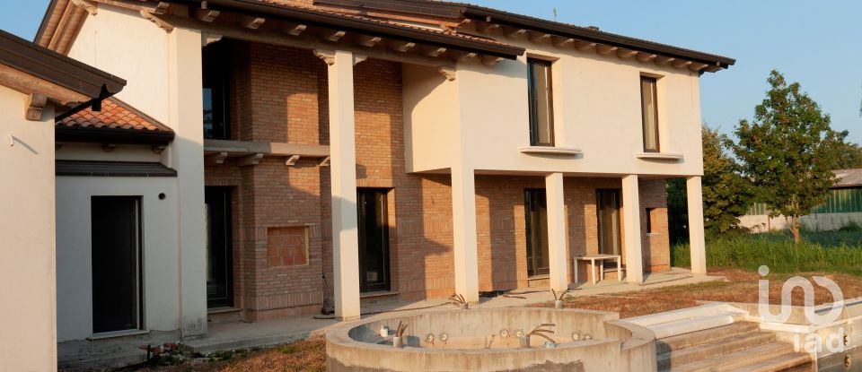 Farm 5 rooms of 450 m² in San Donà di Piave (30027)