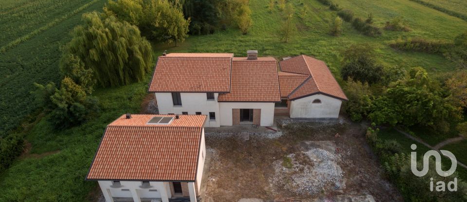 Farm 5 rooms of 450 m² in San Donà di Piave (30027)