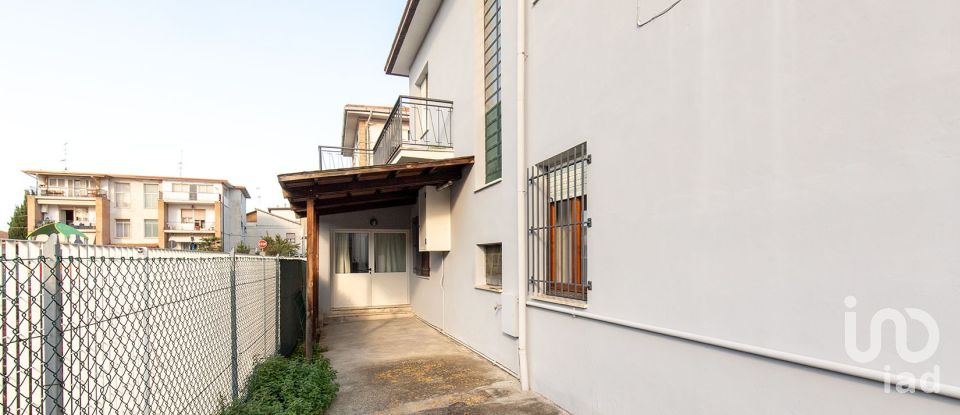 Villa a schiera 5 locali di 260 m² in Sant'Elpidio a Mare (63811)