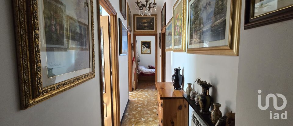 Apartment 0 rooms of 90 m² in Genova (16137)