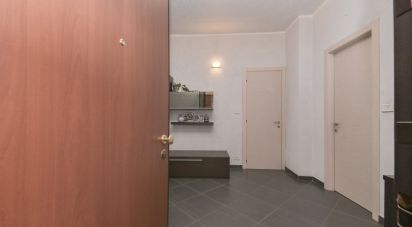 Two-room apartment of 65 m² in Torino (10136)