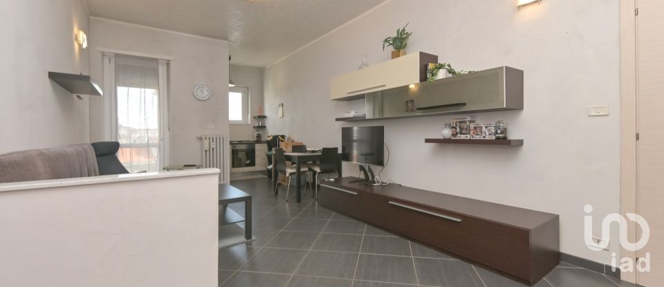 Two-room apartment of 65 m² in Torino (10136)