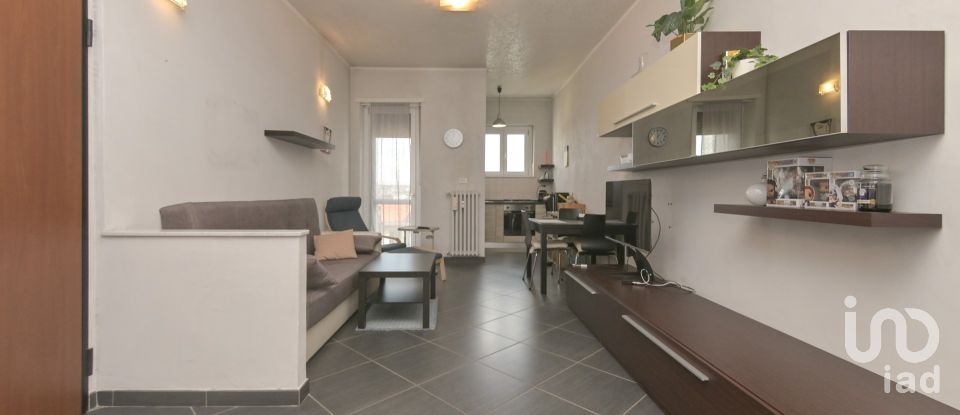 Two-room apartment of 65 m² in Torino (10136)