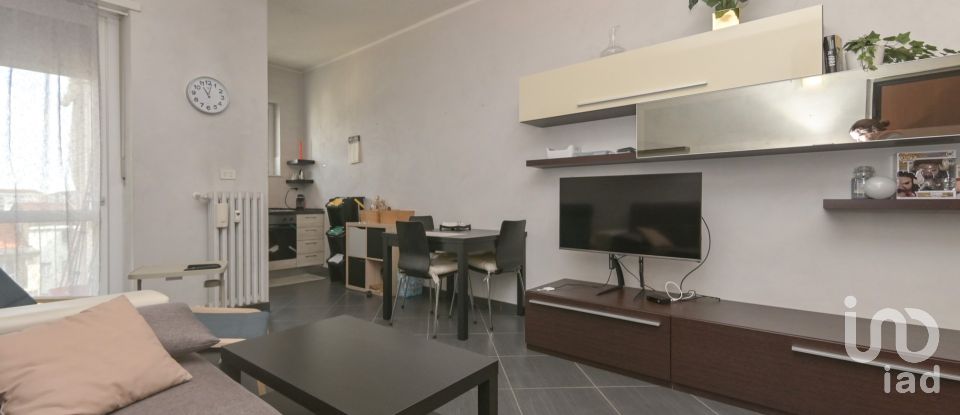 Two-room apartment of 65 m² in Torino (10136)