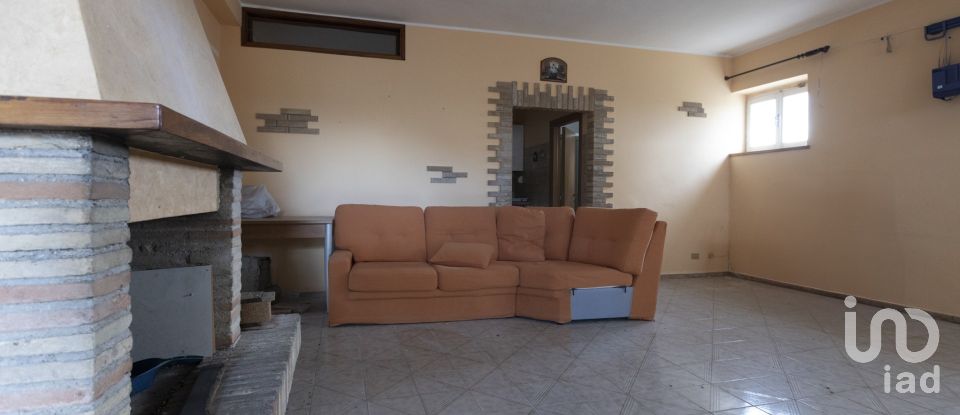 Casa 4 locali di 340 m² in Osimo (60027)