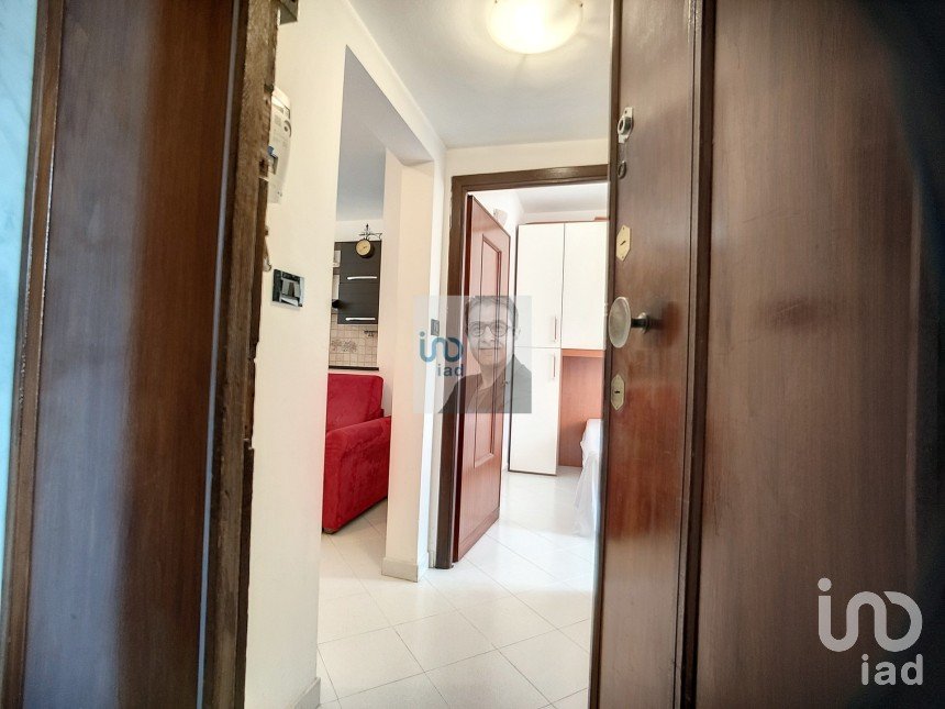 Four-room apartment of 48 m² in Genova (16163)