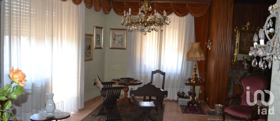 Apartment 9 rooms of 206 m² in Dogliani (12063)