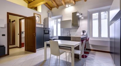 Three-room apartment of 70 m² in Bologna (40121)