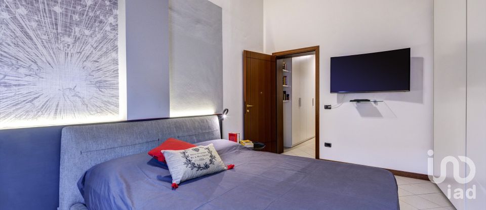 Three-room apartment of 70 m² in Bologna (40121)