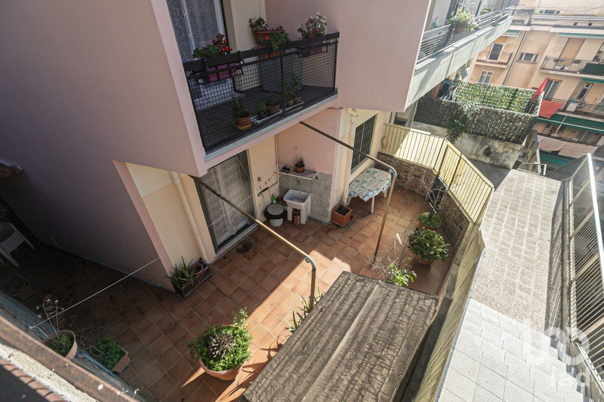 Two-room apartment of 60 m² in Genova (16142)