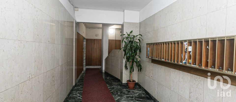 Two-room apartment of 60 m² in Genova (16142)