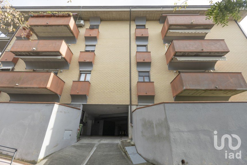 Appartamento 6 locali di 130 m² a Filottrano (60024)