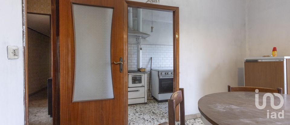 Rustico 5 locali di 200 m² in Jesi (60035)