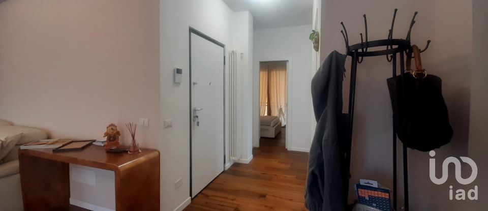 Three-room apartment of 117 m² in Desio (20832)