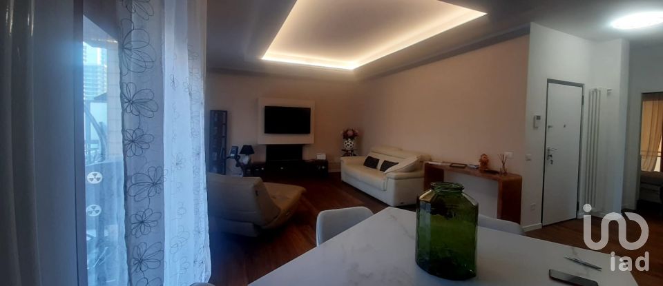 Three-room apartment of 117 m² in Desio (20832)