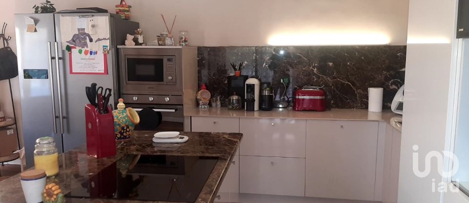 Three-room apartment of 117 m² in Desio (20832)