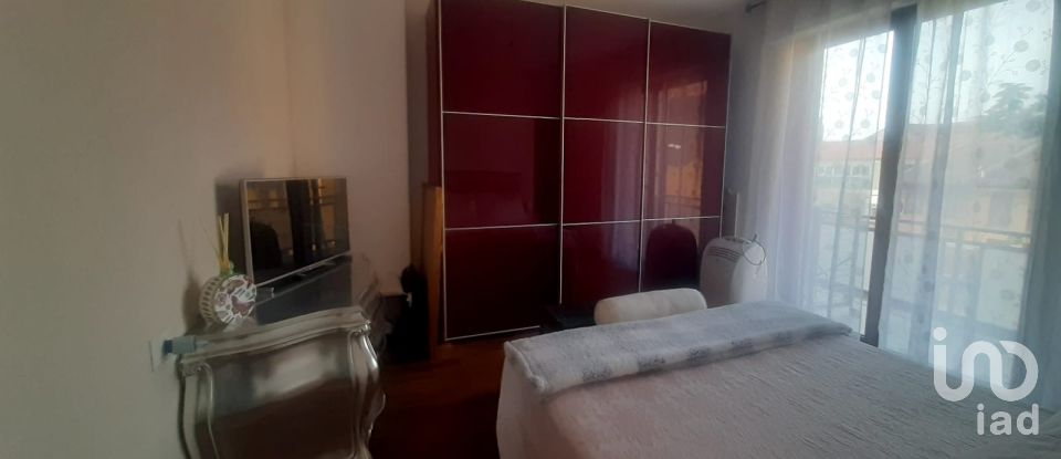 Three-room apartment of 117 m² in Desio (20832)