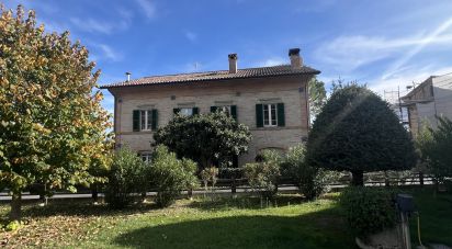 Casa indipendente 16 locali di 384 m² in Falerone (63837)