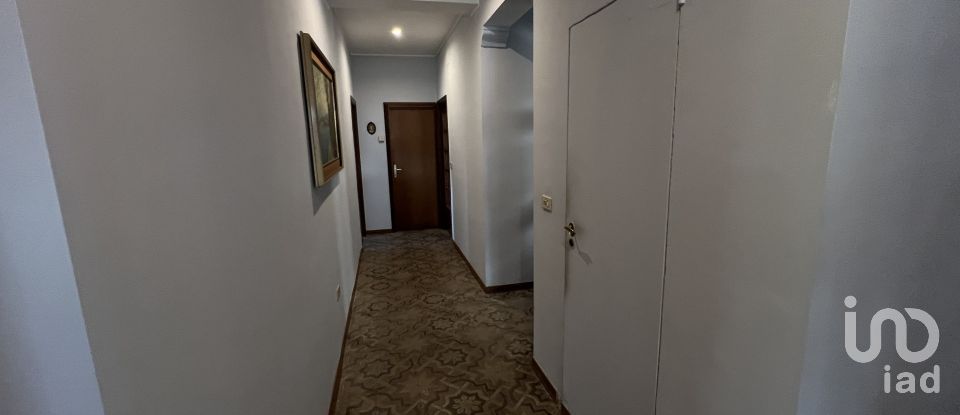 Casa indipendente 16 locali di 384 m² in Falerone (63837)