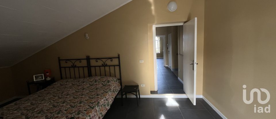 Casa indipendente 16 locali di 384 m² in Falerone (63837)