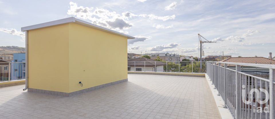 Apartment 7 rooms of 160 m² in Ancona (60126)